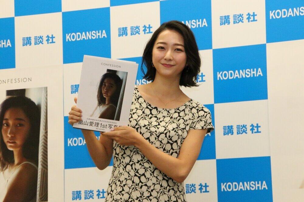 0度以上の開脚 元新体操日本代表 畠山愛理の 柔軟 インスタに びっくりを通り越してます J Cast ニュース