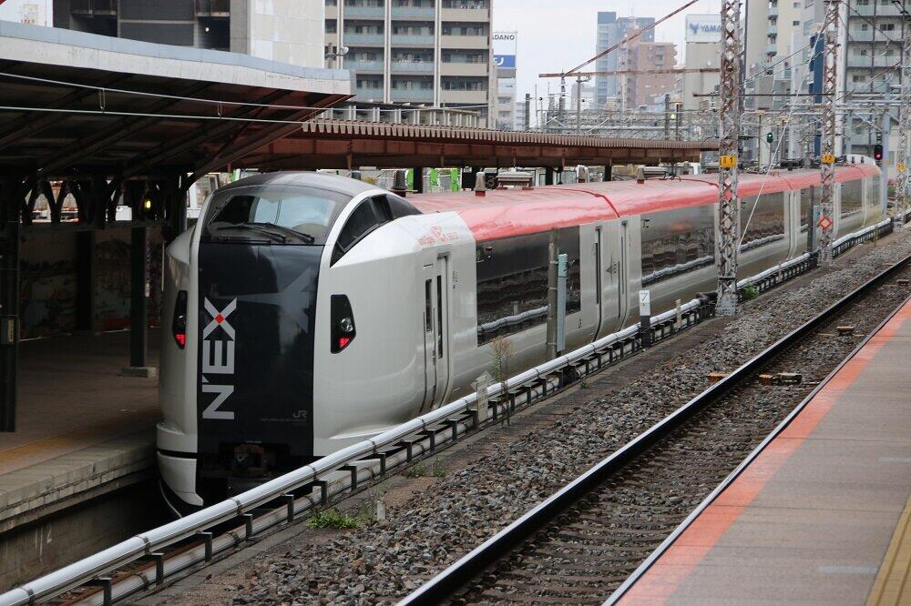 総武線各駅停車ホームからはこう見える