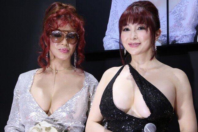 叶姉妹の愛猫、バーキンの中で遊ぶ　美香さん「大切にしているバッグが...」