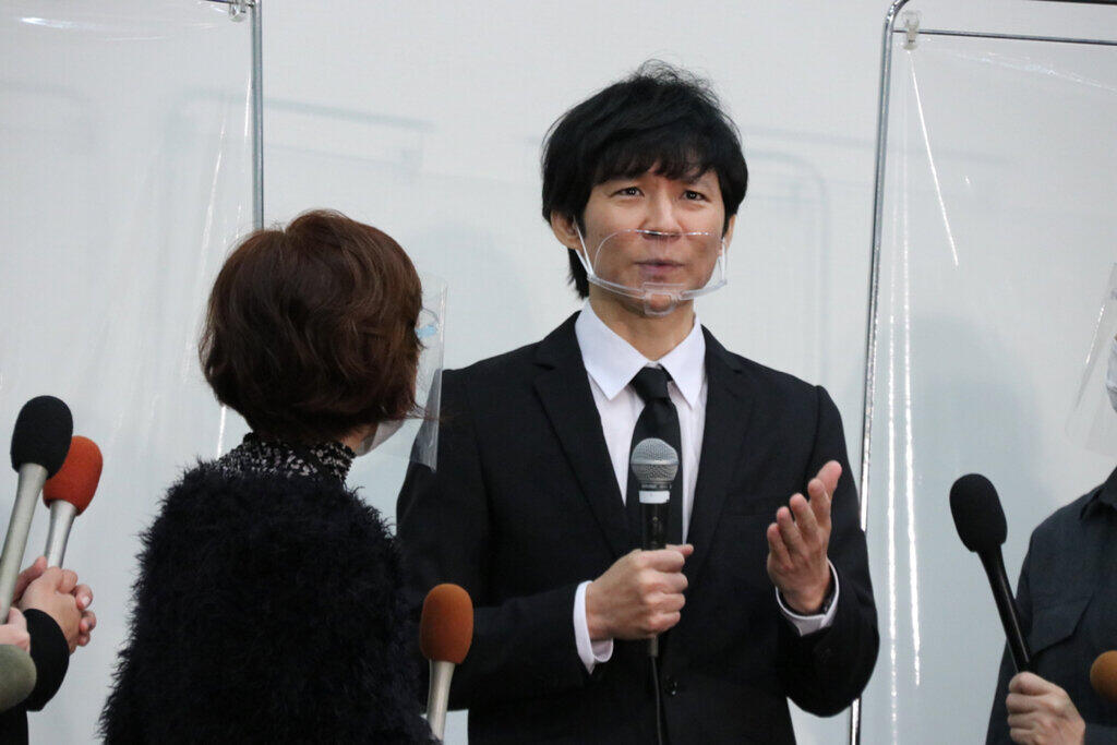 渡部建への「不毛な」質問攻めに「疲れた」「やっと終わった」　記者が見た現場の空気