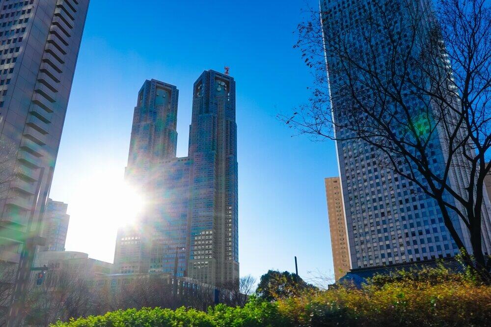 東京都コロナ「822人」　政界からは「緊急事態宣言を検討すべき」、一方「メディアがまるで...」