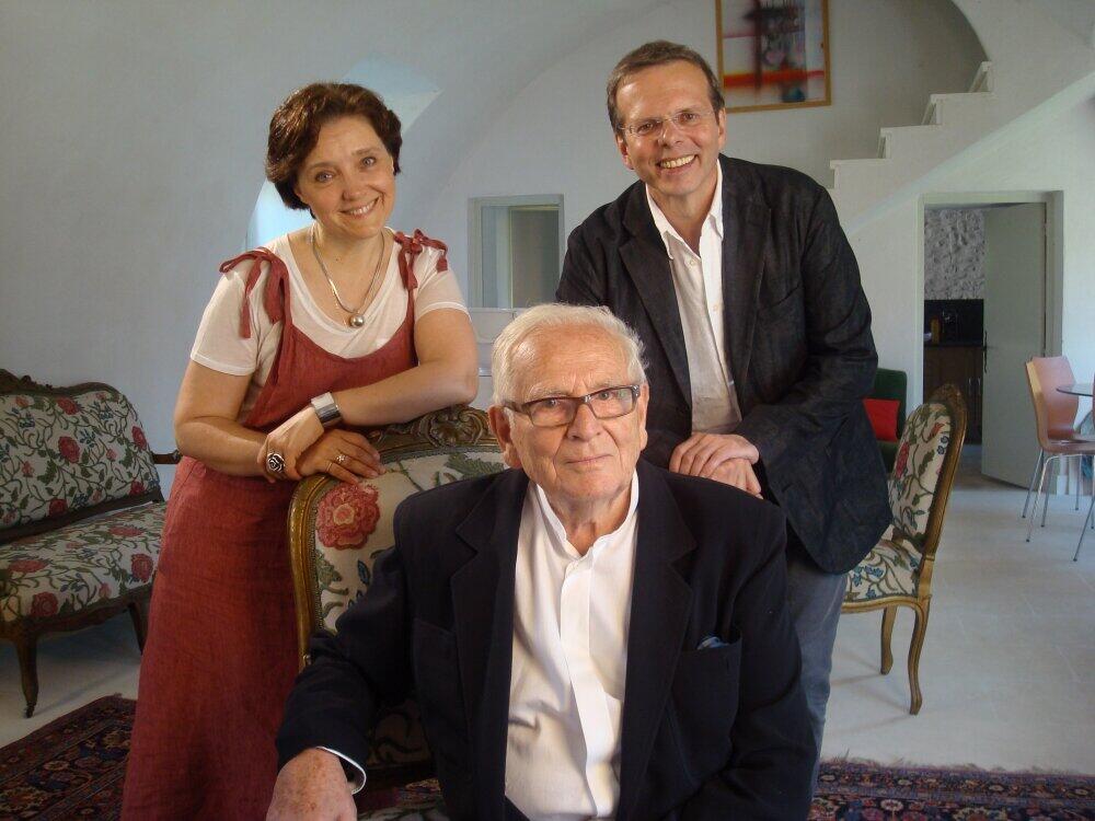 前衛的なデザインと、ビジネスへの先見性と　故ピエール・カルダンさんの足跡