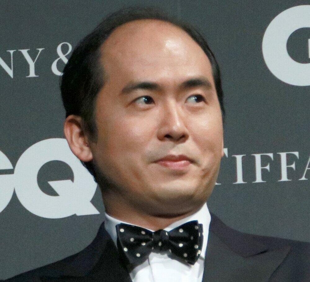 「社会の窓が」「全部持っていかれてる」　トレエン斎藤の写真に映り込んだ「座敷童」ナダルの存在感