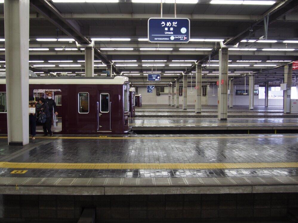 19号線ホームまである大阪梅田駅