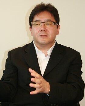 秋元康さん（2010年撮影）