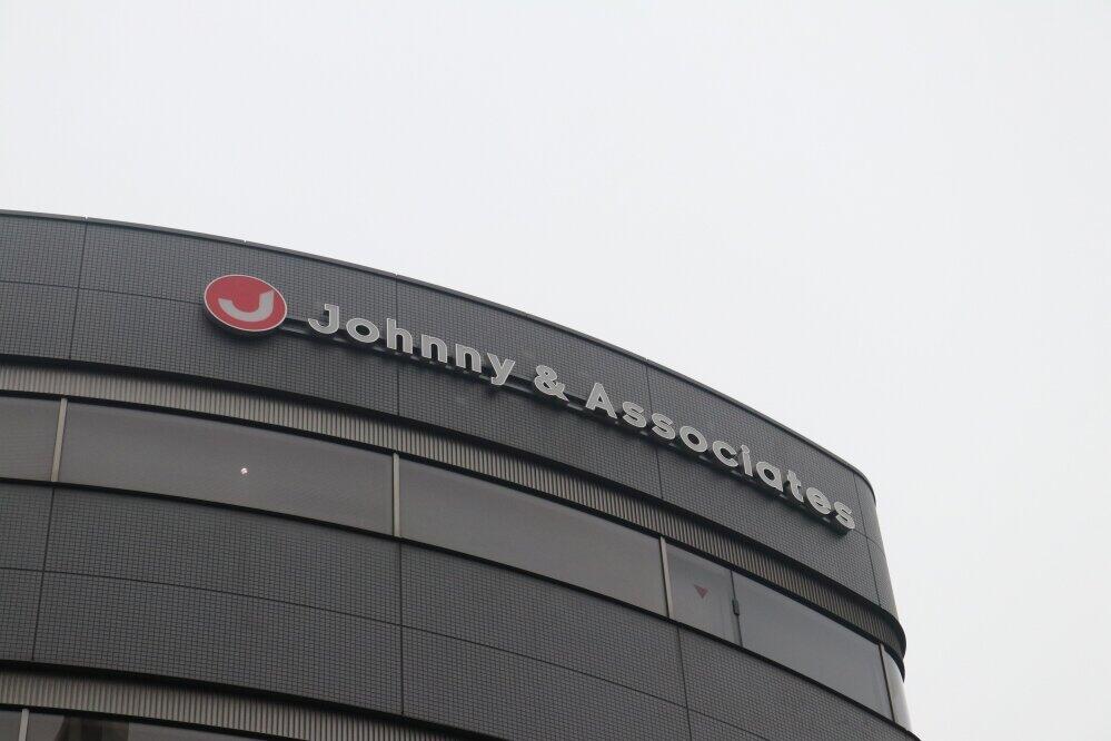 ジャニーズ事務所、約4900万円を日本看護協会に寄付　関ジャニ∞、木村拓哉、V6らのLINEスタンプ収益で