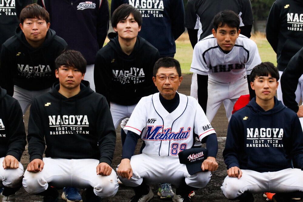 チームでは若い選手とともにプレーしている