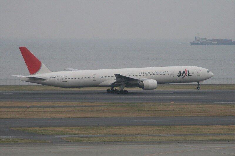日本の空から「大型旅客機」が消える？　JAL「500人乗り機」退役が意味すること