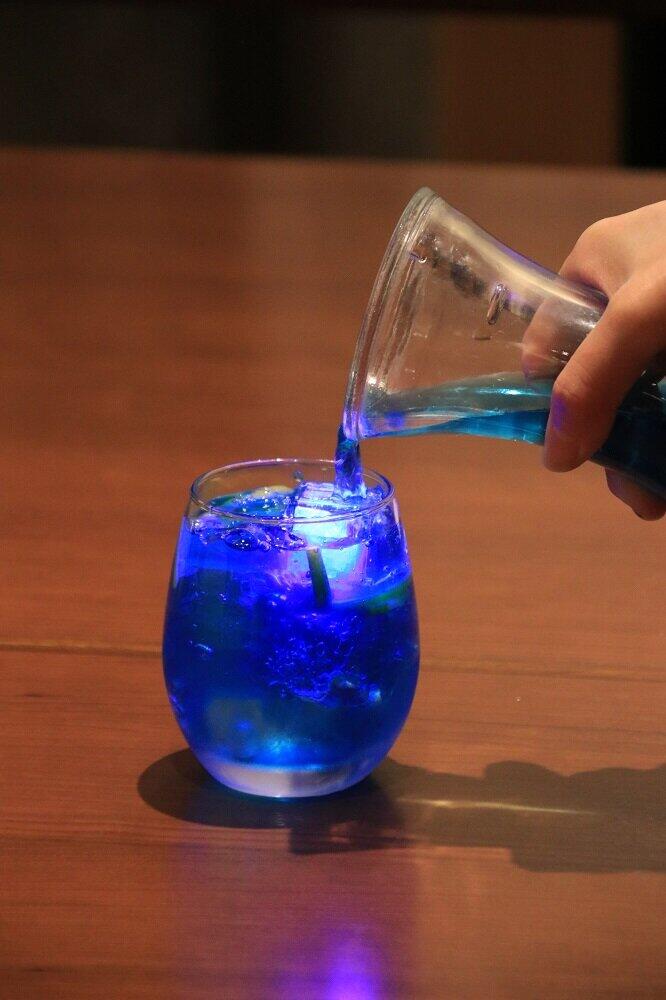 アニメ映画「天空の城ラピュタ」の飛行石をモチーフにした「飛行石のブルーレモネード」