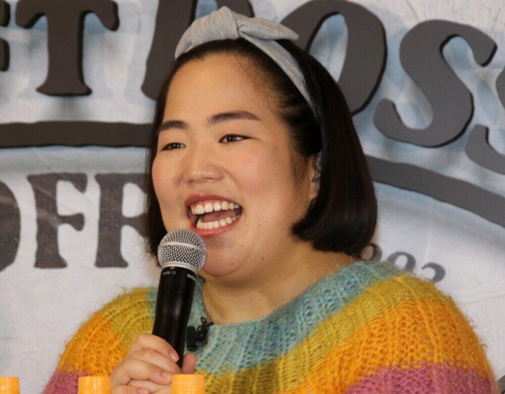 ゆりやんレトリィバァ、今度は「金髪」に変身　大胆イメチェンで「新しく生まれ変わった！」