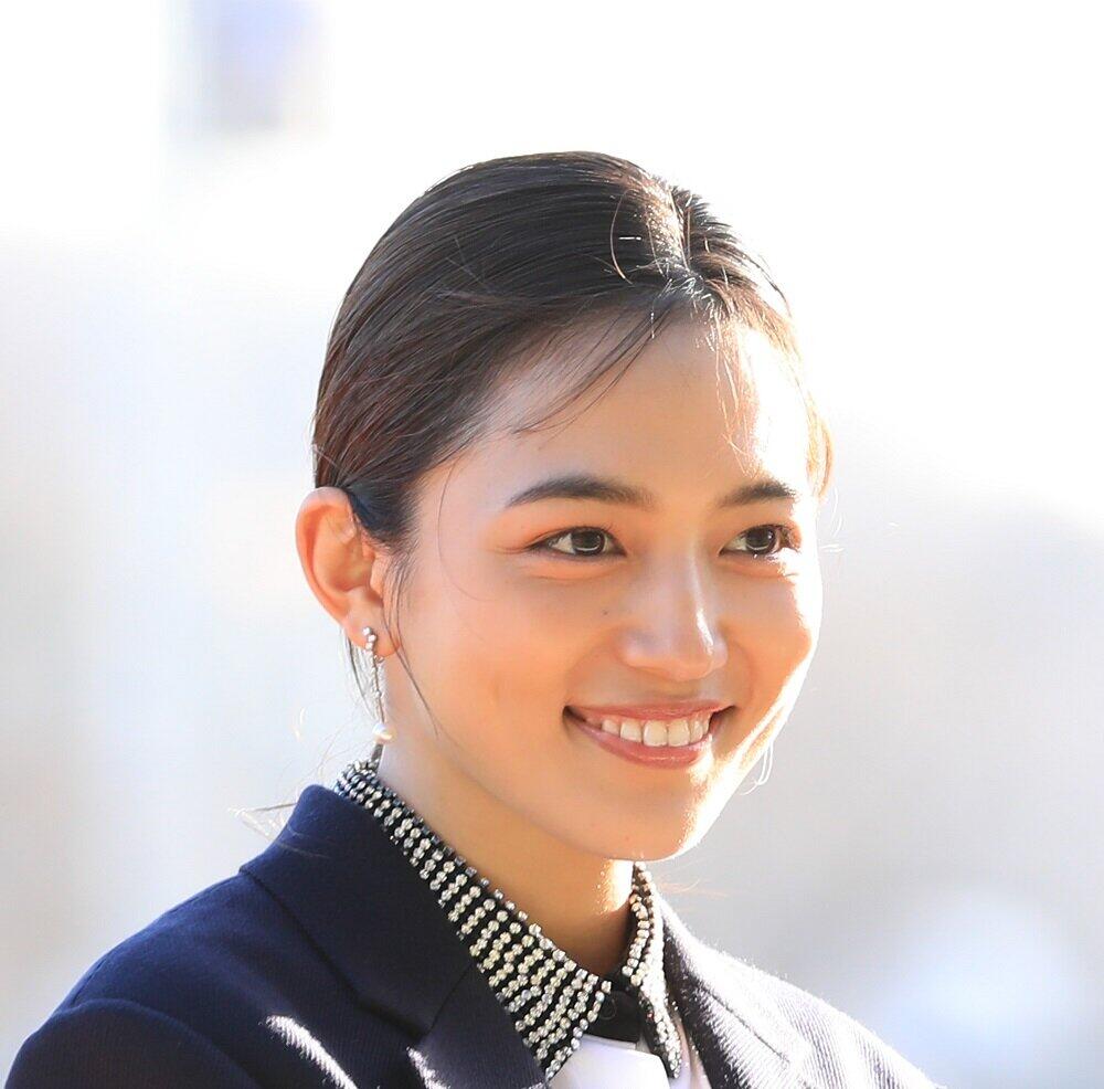 川口春奈の陶芸動画が妙に生々しい　「全部委ねて」と手を握られ...「あふっ！」漏れた吐息