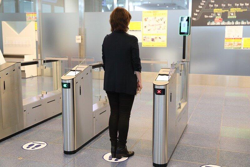 搭乗券がなくても、顔認証で保安検査場に進めるようになる