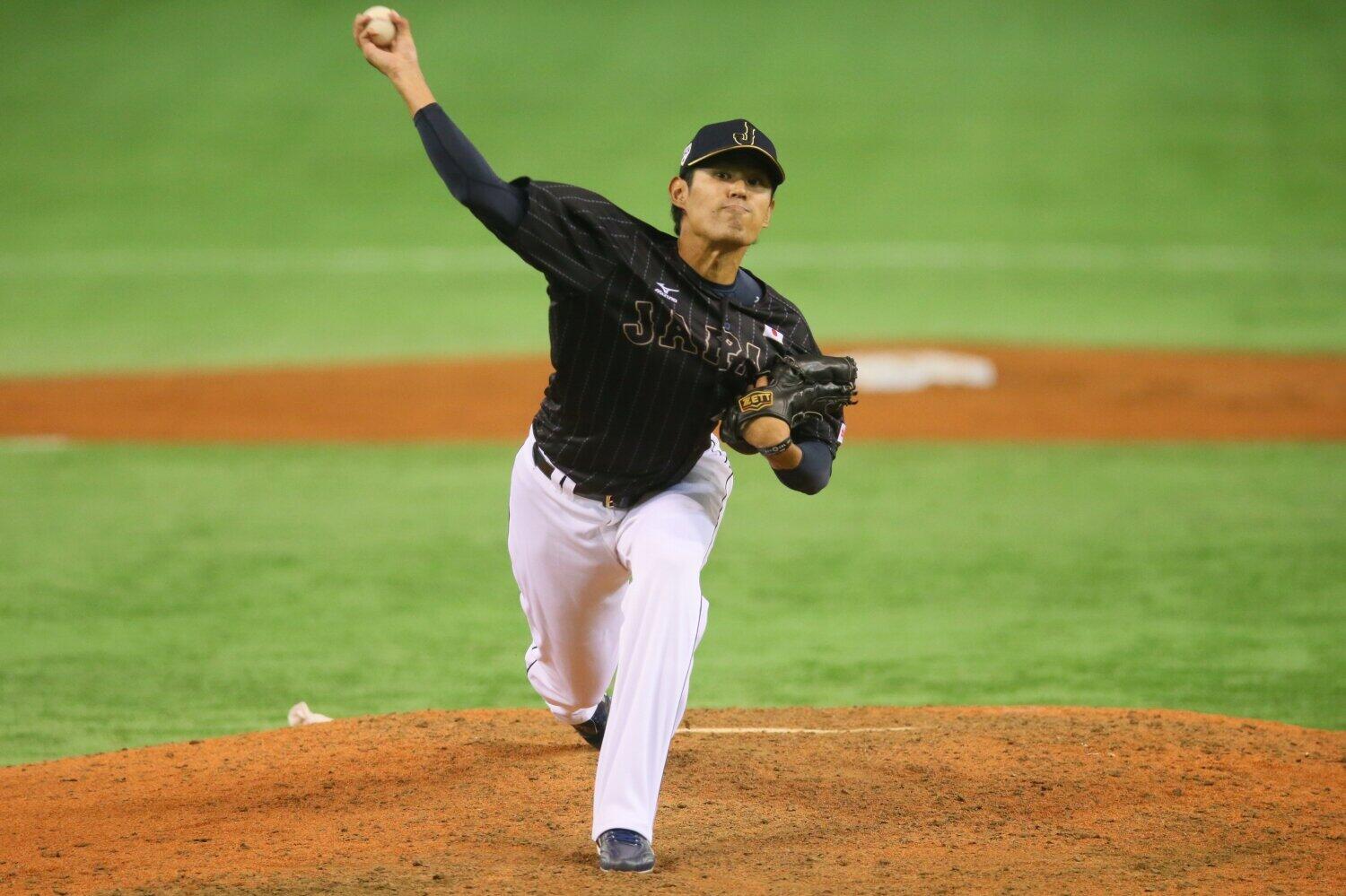 2014年11月の日米野球第2戦で登板した井納翔一投手（写真：YUTAKA/アフロスポーツ）