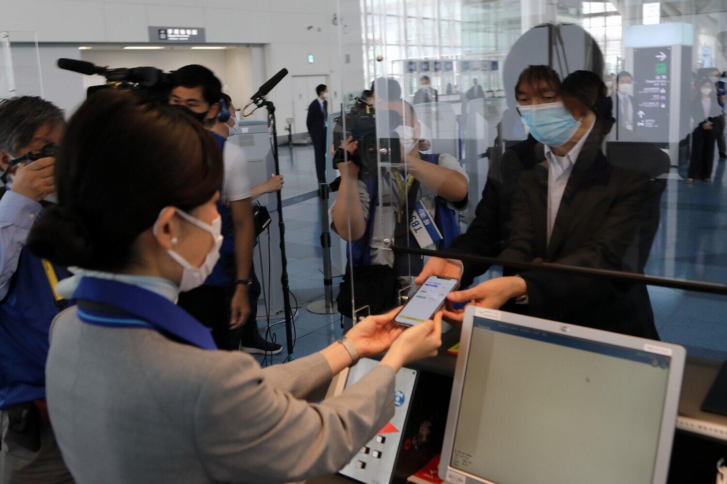 PCR検査「陰性証明」アプリで表示→搭乗手続き　ANAが複数規格で実験「両方に対応して準備」