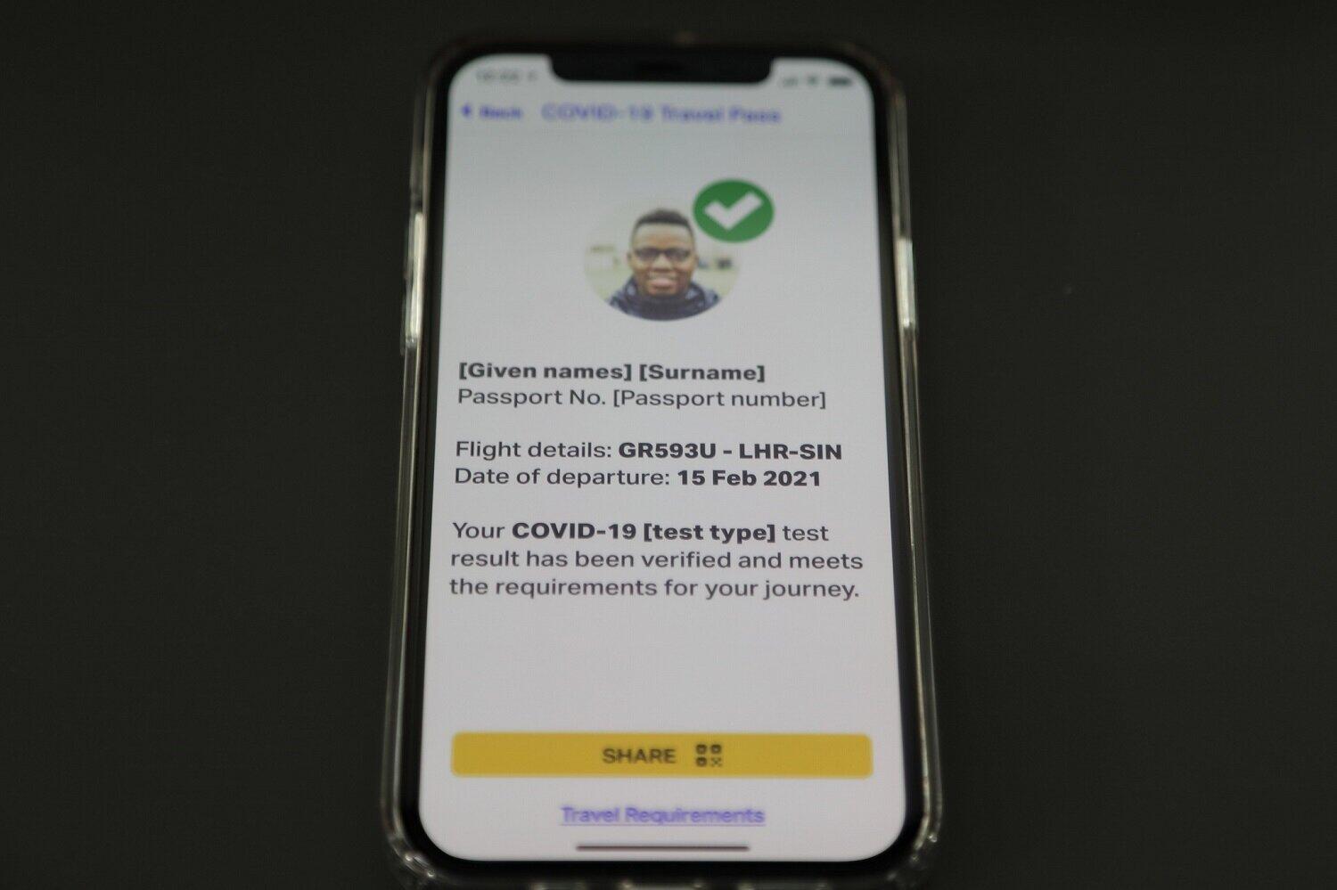 「IATAトラベルパス」のデモ画面。搭乗するフライトの情報やPCR検査の結果が表示される