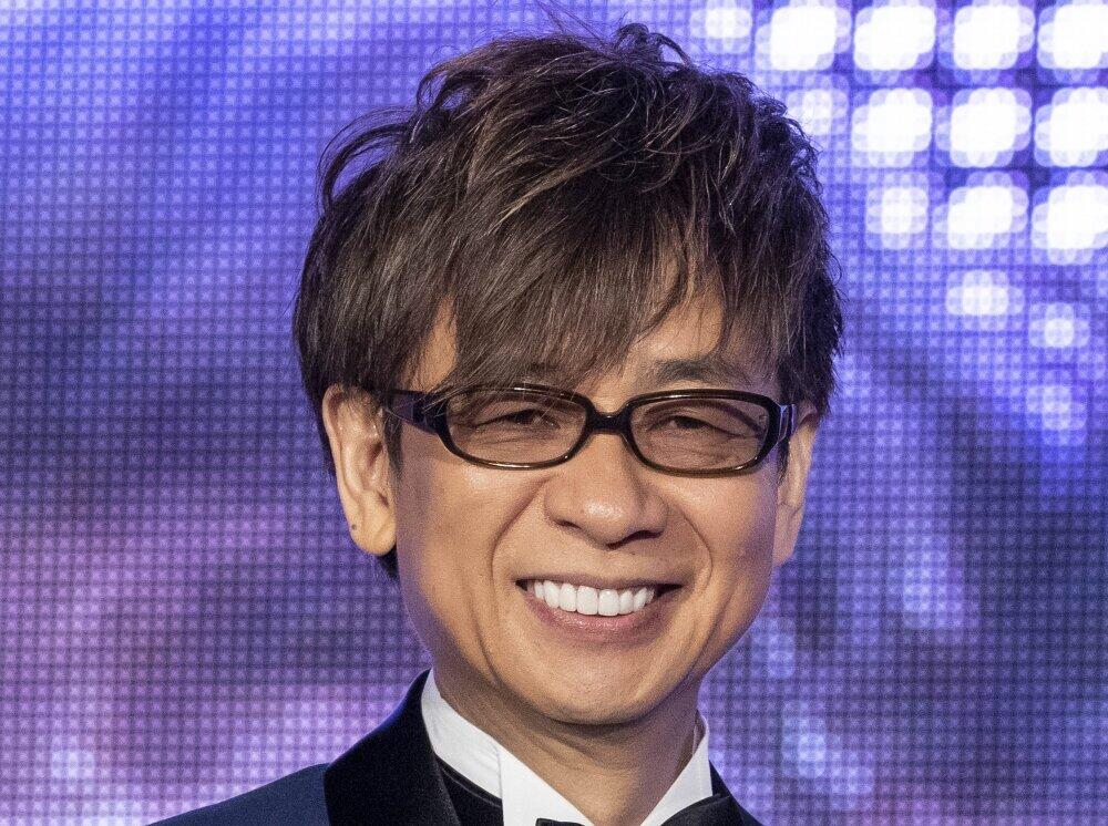 山寺宏一の結婚相手、あの「デートなう」写真の撮影者だった！　大反響の4年前ツイートが再注目 