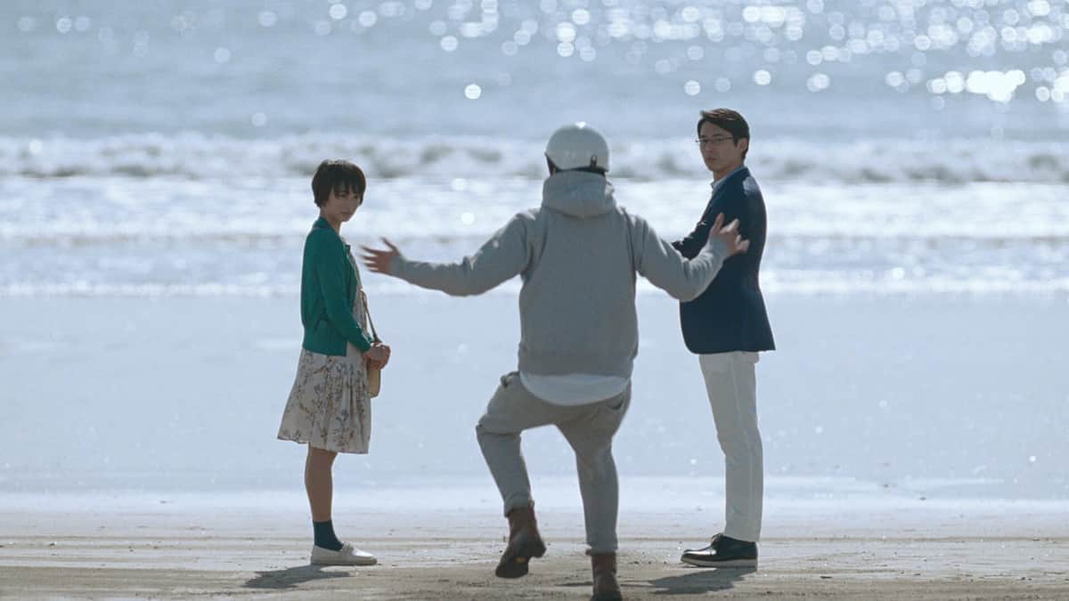 ふくらはぎが話題になった門脇麦さん（左）。2017年3月のプレスリリースより