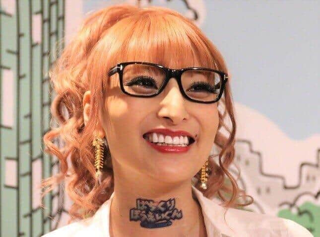 「毒蛇タトゥー」加藤紗里が怒りの反論　「子供が可哀想」批判に「もっと広い視野持てないの？」