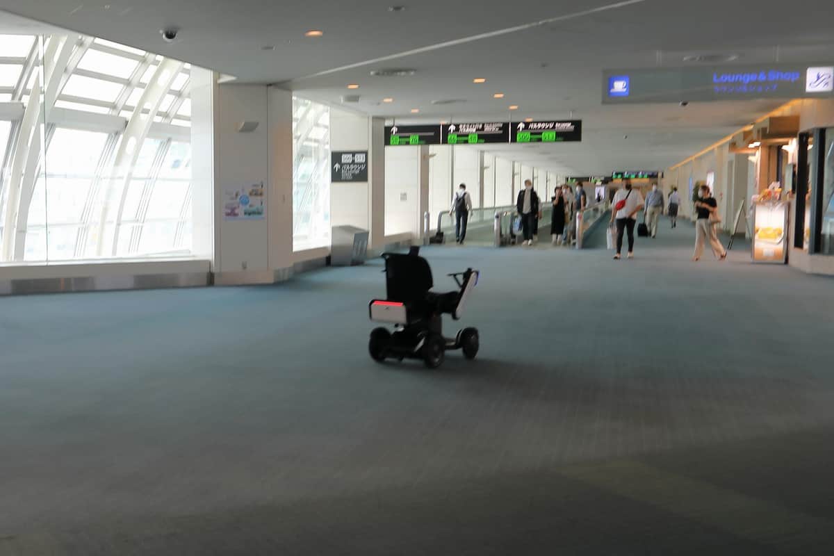 乗客が降りた後は自動で待機場所に回送される