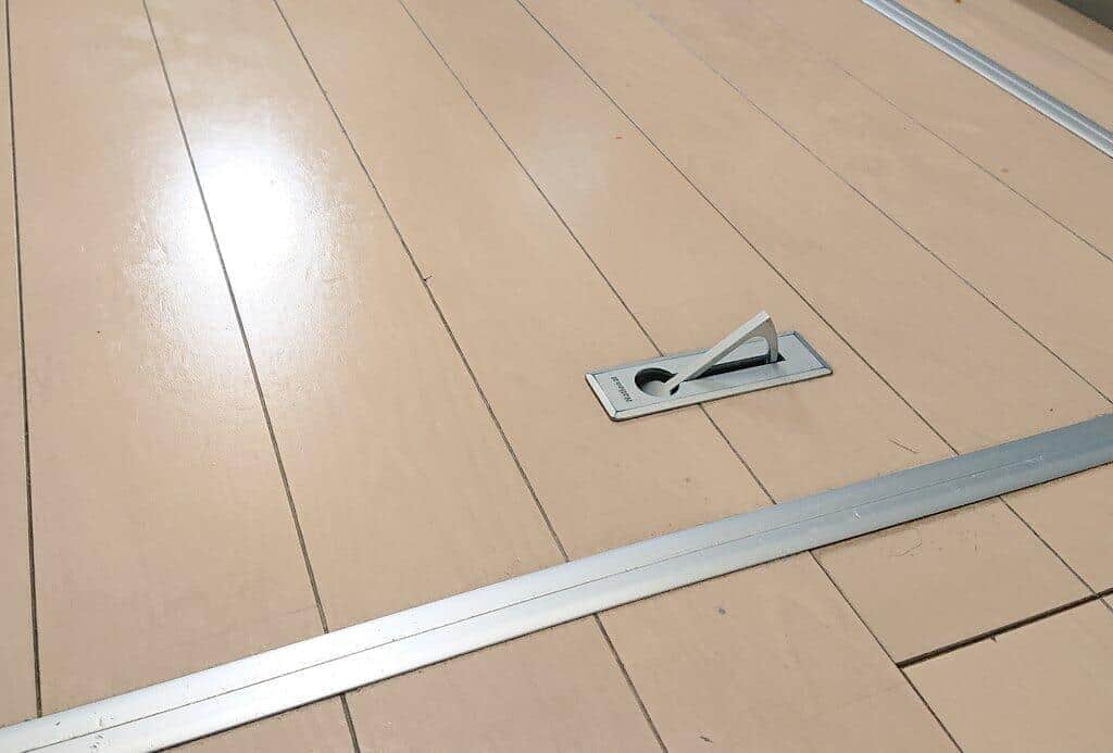 床下収納の「取っ手」でヒヤリハット　うっかり足指引っかけそうに...取説で注意喚起するメーカーも