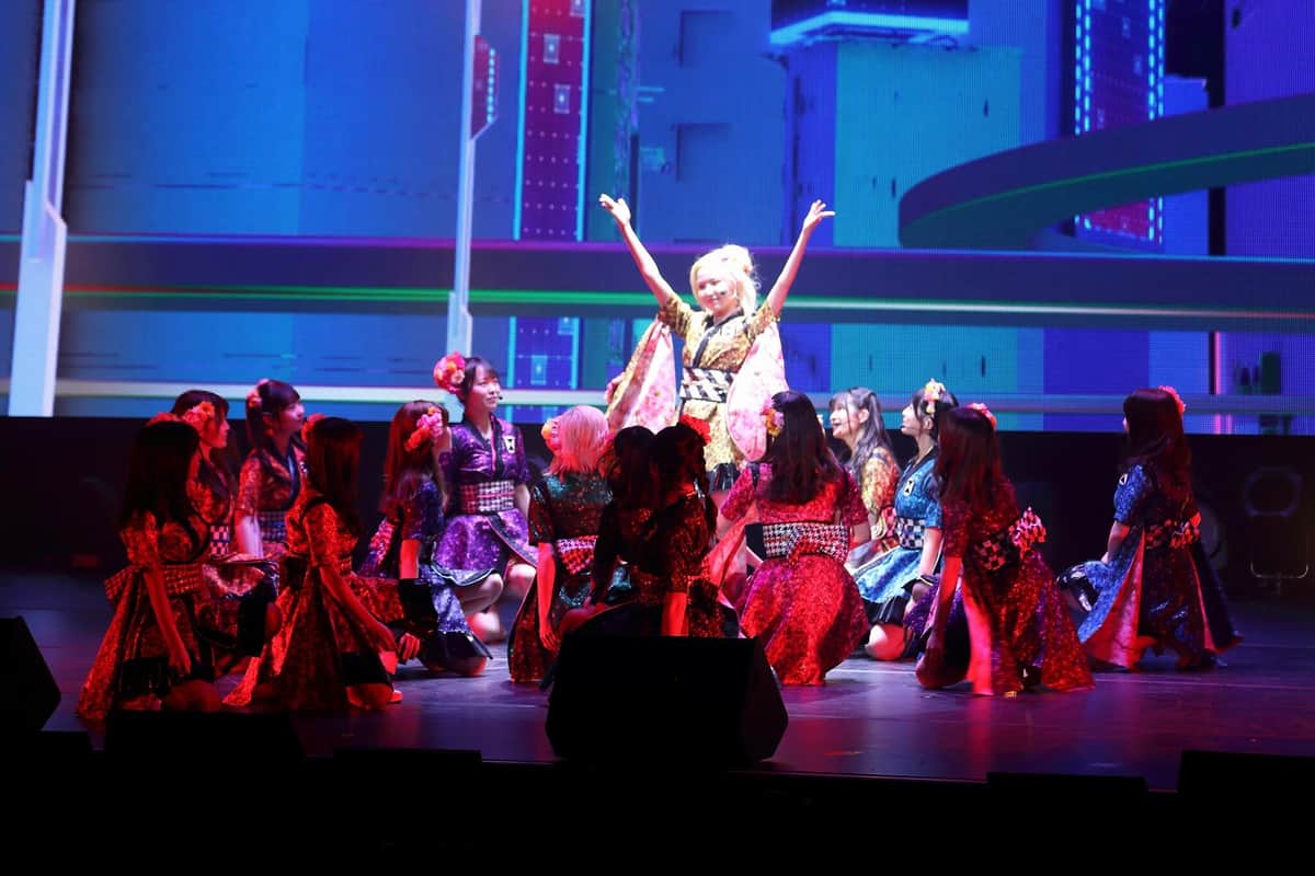 IZ*ONEの活動を終えた本田仁美さんは「フライングゲット」でセンターポジションに起用された