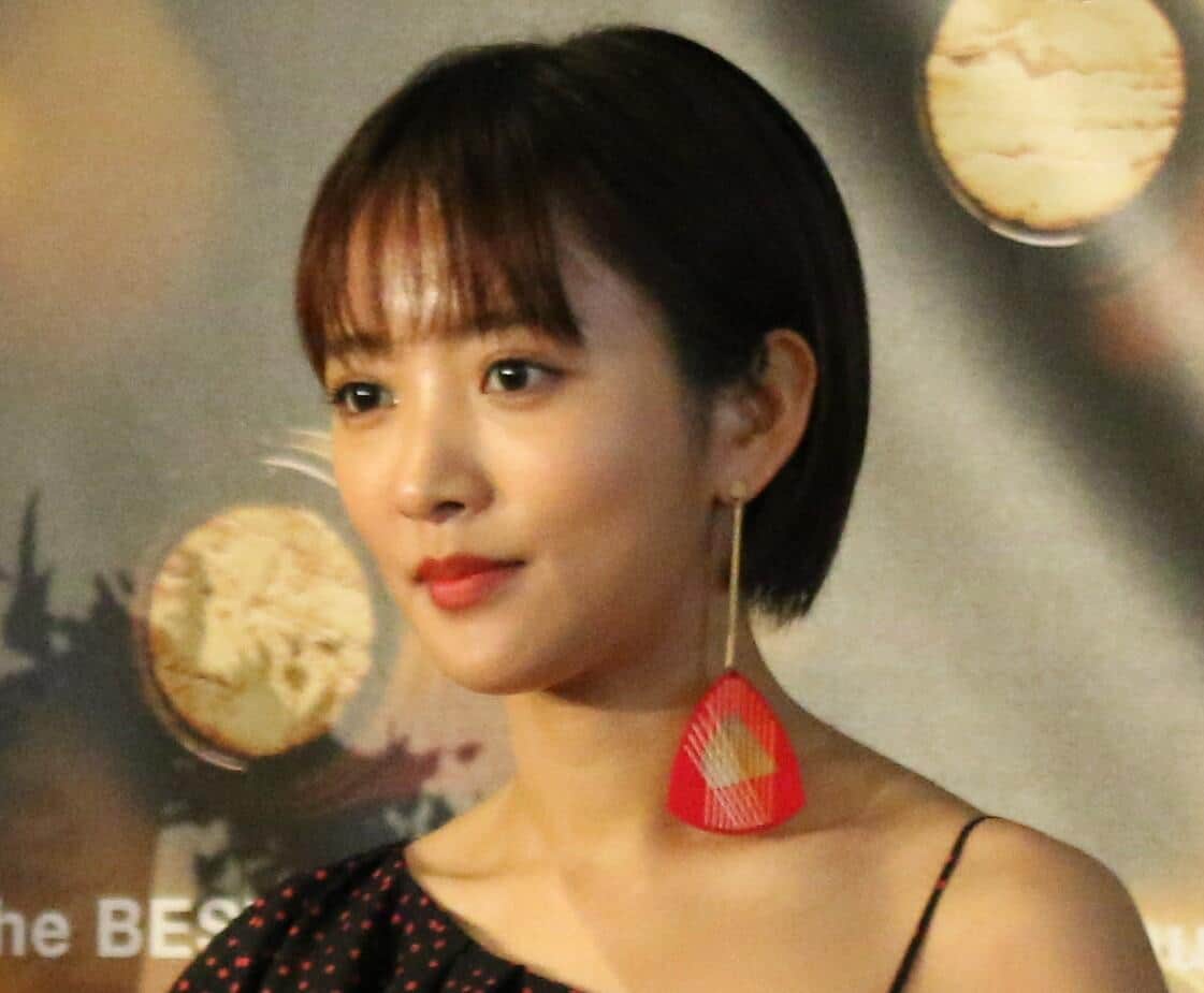 夏菜激変「金髪ロング」衣装に驚きの声　「かっこいい！」「なんでも似合いますね」