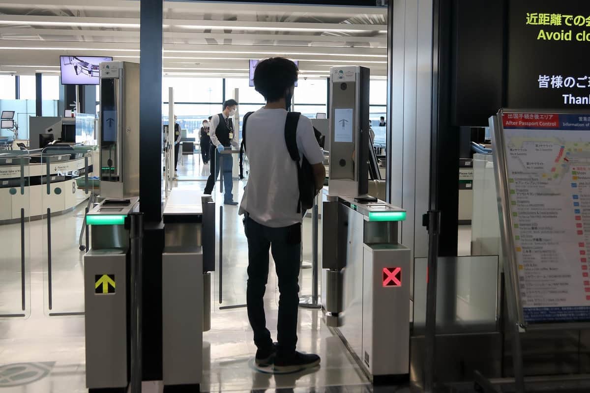 「フェイスエクスプレス」に登録すれば、保安検査場に「顔パス」で入ることができる