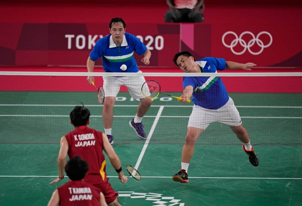 日本の園田・嘉村ペアと対戦するフィリップ・チュウとライアン・チュウ両選手のペア（写真：AP/アフロ）