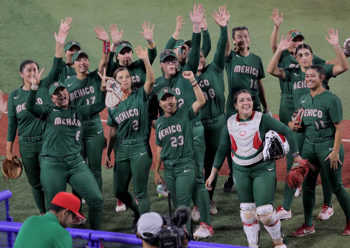 ソフトボールメキシコ代表選手たち（写真：AFP/アフロ）