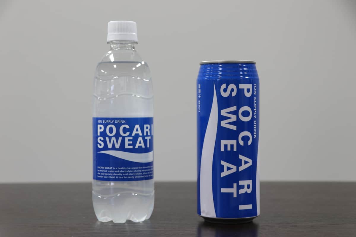 ペットボトルと缶のポカリスエット