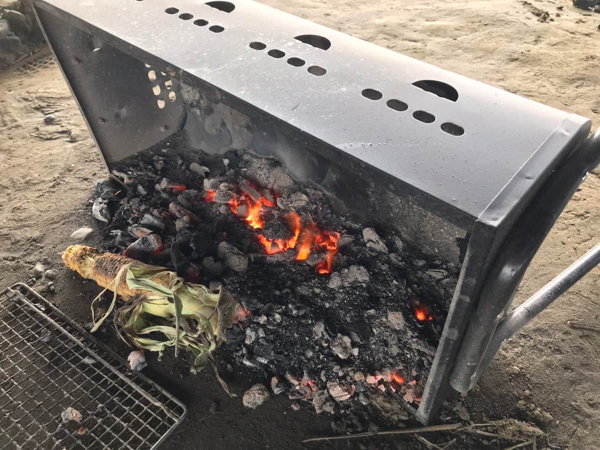 迷惑BBQ集団、多摩川に大量ゴミ放置　「ガッツリ火をつけたまま」のコンロまで...管理事務所も問題視