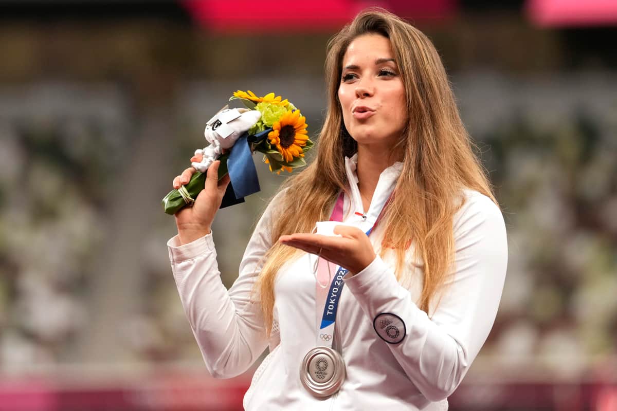 東京五輪メダルをオークション出品　ポーランド選手が決断した「深い理由」 