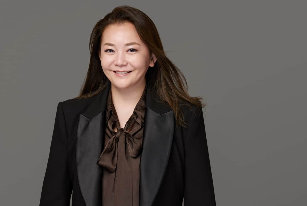 オンラインで結婚会見を行った華原朋美さん（提供写真）