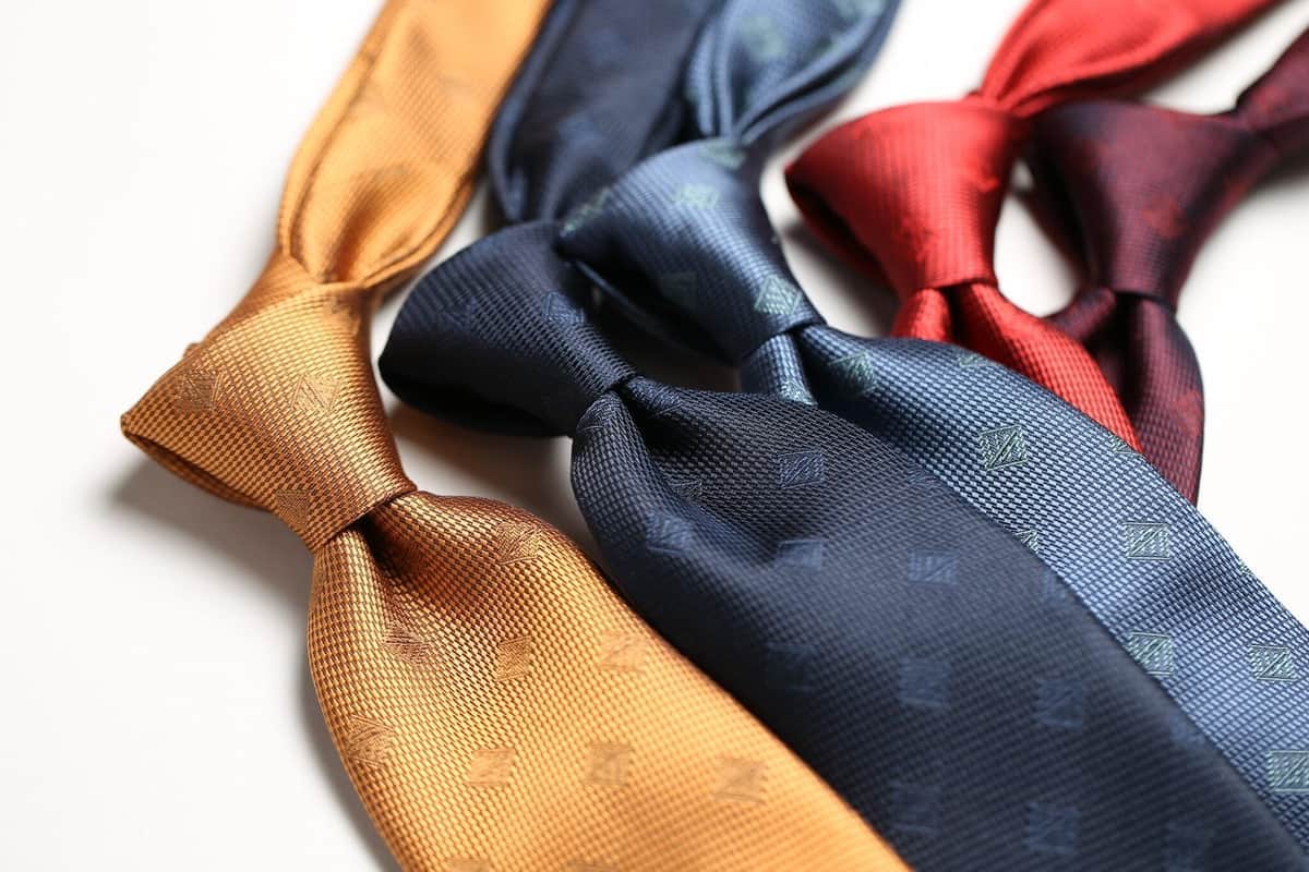 ネクタイのほつれた糸は「絶対に切っちゃダメ」　裁縫のプロが注意喚起、一体なぜ？