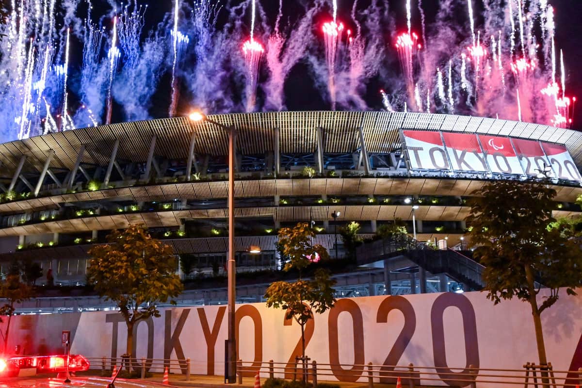 東京パラリンピック開会式が行われた新国立競技場（写真：AFP/アフロ）