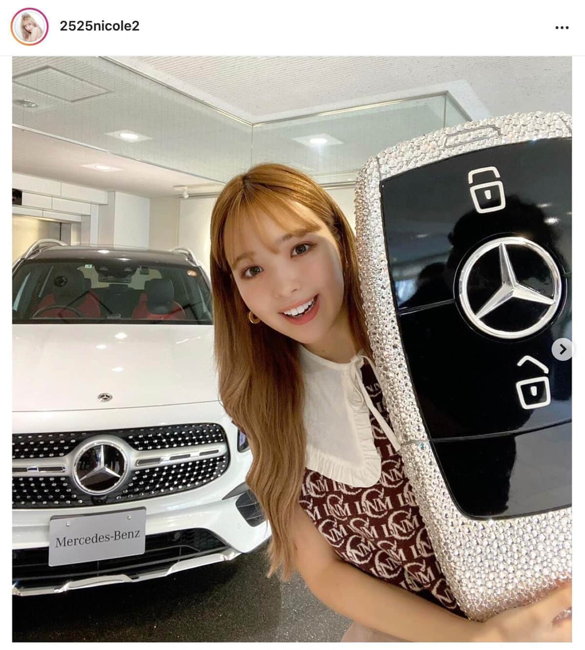 藤田ニコルさんのインスタグラム（@2525nicole2）より