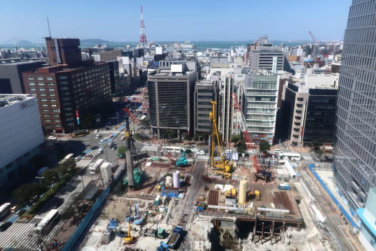 イムズ屋上からみた福ビルと天神コアの跡地（2021年3月撮影）