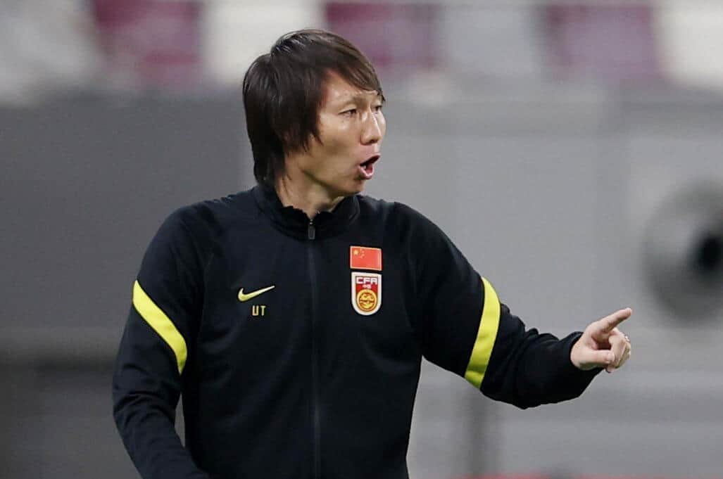 サッカー中国監督「前髪フーフー」ネット注目　地元メディア「日本の監督と同じくらい嘲笑された」