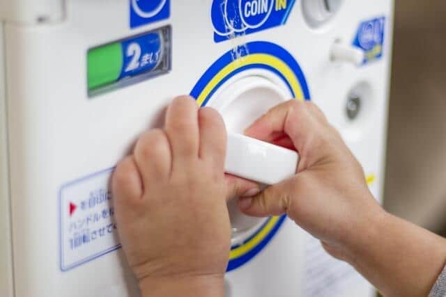 「親ガチャ」は不謹慎ワードなのか　ネットで連日激論、芸能人も続々「参戦」