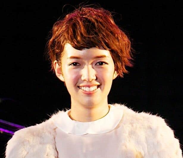 佐藤栞里の顔が「小さすぎ」！　小手伸也との「TOKYO MER」2ショットで「遠近感崩壊」