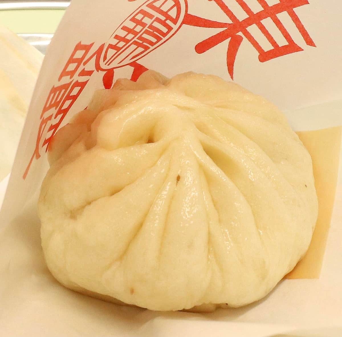 「羅家 東京豚饅」で提供される「豚饅」