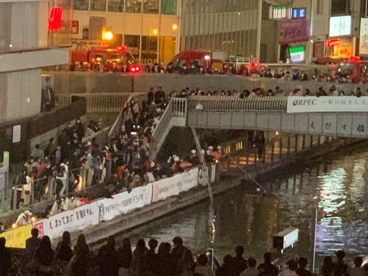 「道頓堀ダイブ」でまた死亡事故　足は着かず岸にも上がれない...大阪市に聞いたその危険性