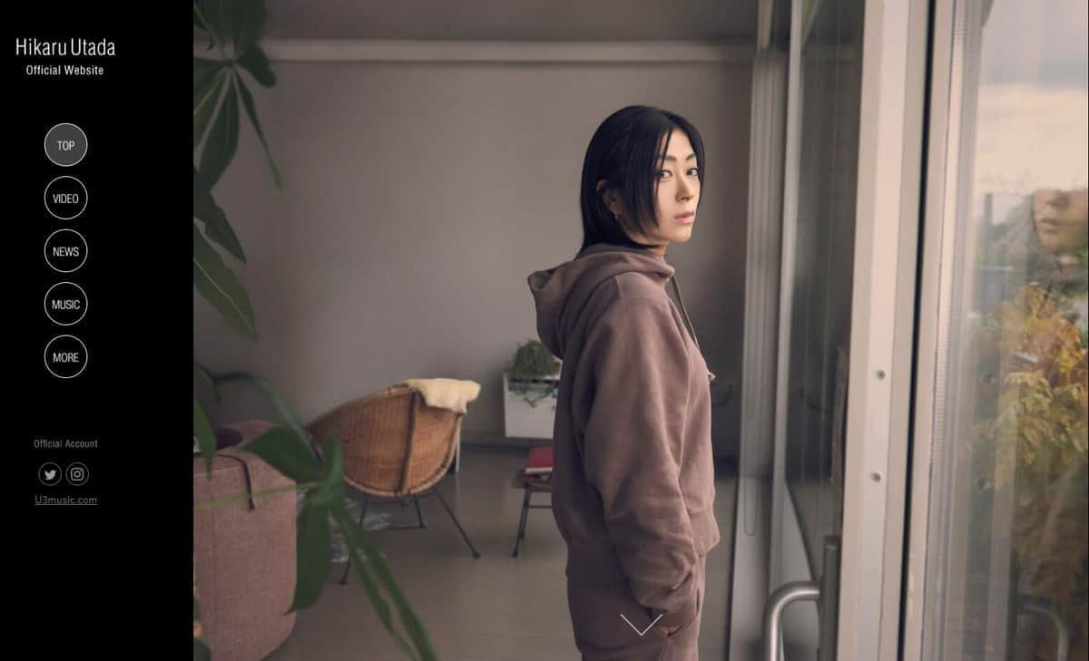 宇多田ヒカル、CDジャケットが憶測呼ぶ　子ども映り込みで「もしかして」「息子さん写ってる？」