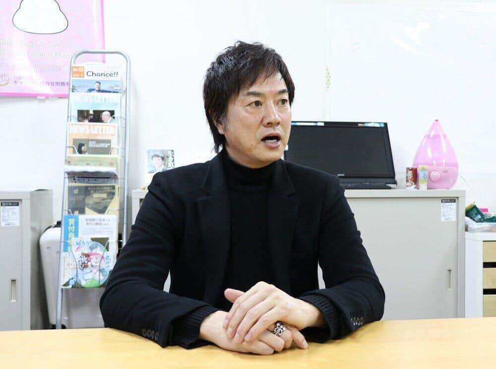 取材に応じる高知東生さん（21年2月撮影）