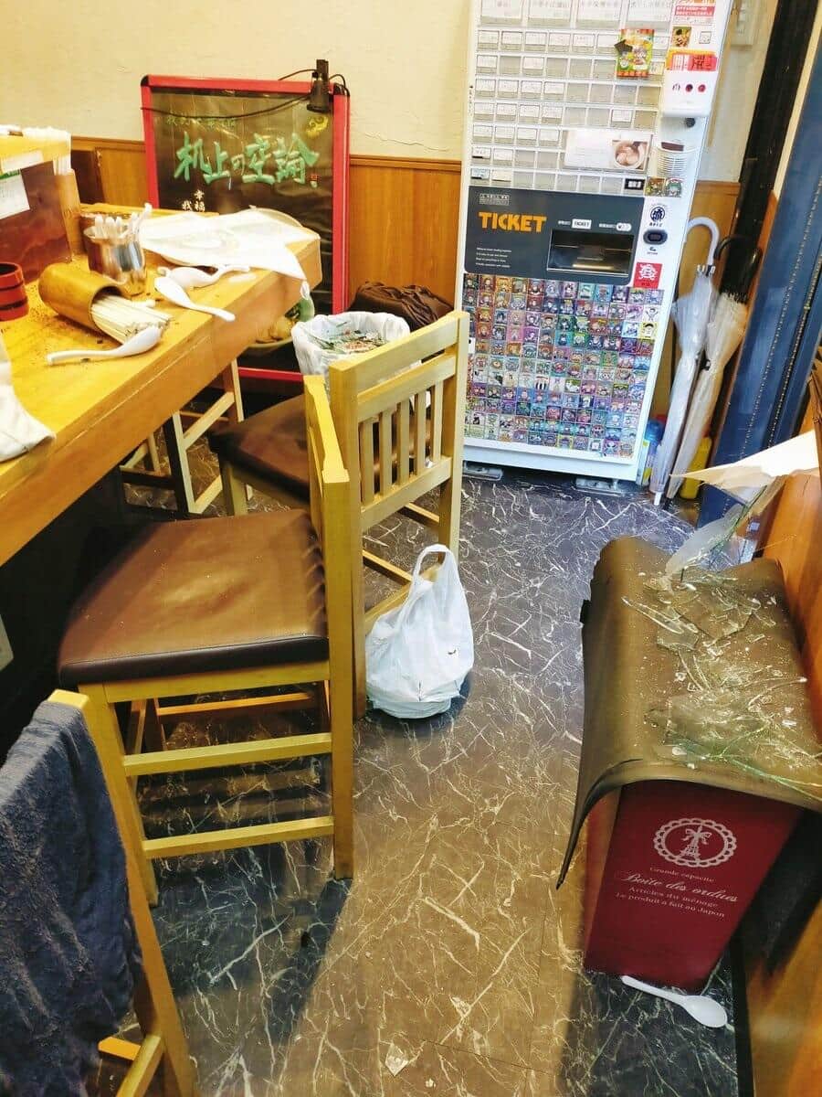 犯人は店内にも侵入していた（写真は、机上の空論提供）