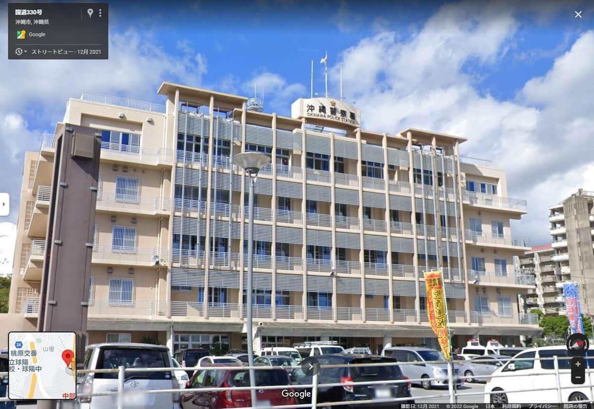 沖縄署襲撃で「私は確かに石を投げた」　南城市議の「意味深投稿」が波紋→本人釈明「メタファーだった」