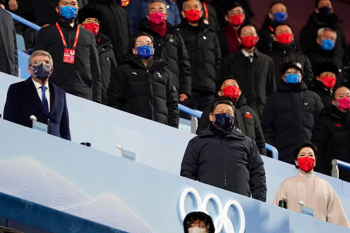 バッハ会長と習近平国家主席（写真：AP/アフロ）