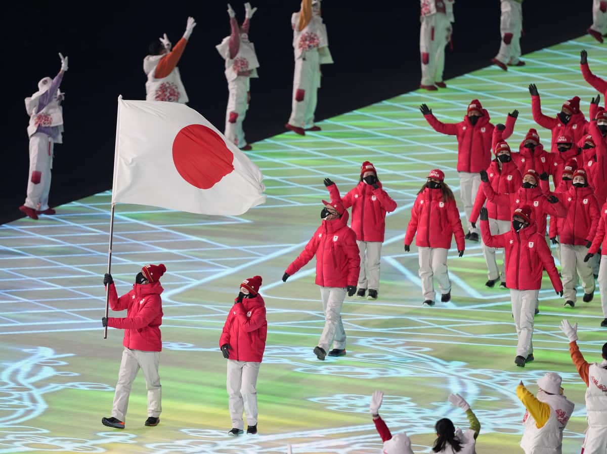 バク転しながら入場「誰だよｗ」「めっちゃ気になる」　北京五輪開会式、日本選手団にネット驚き