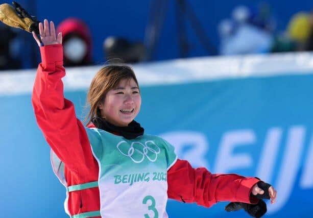 大技に挑戦した岩渕麗楽選手（写真：新華社/アフロ）