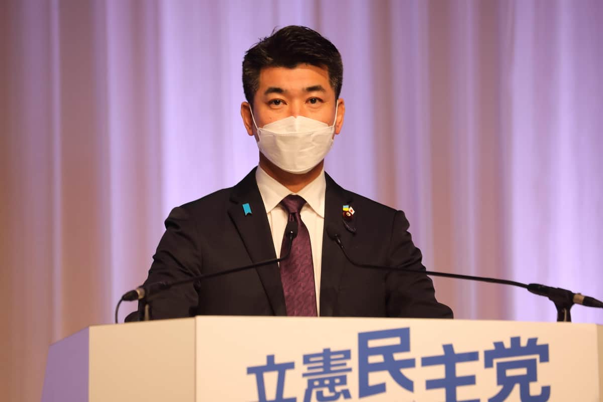 記者会見する立憲民主党の泉健太代表
